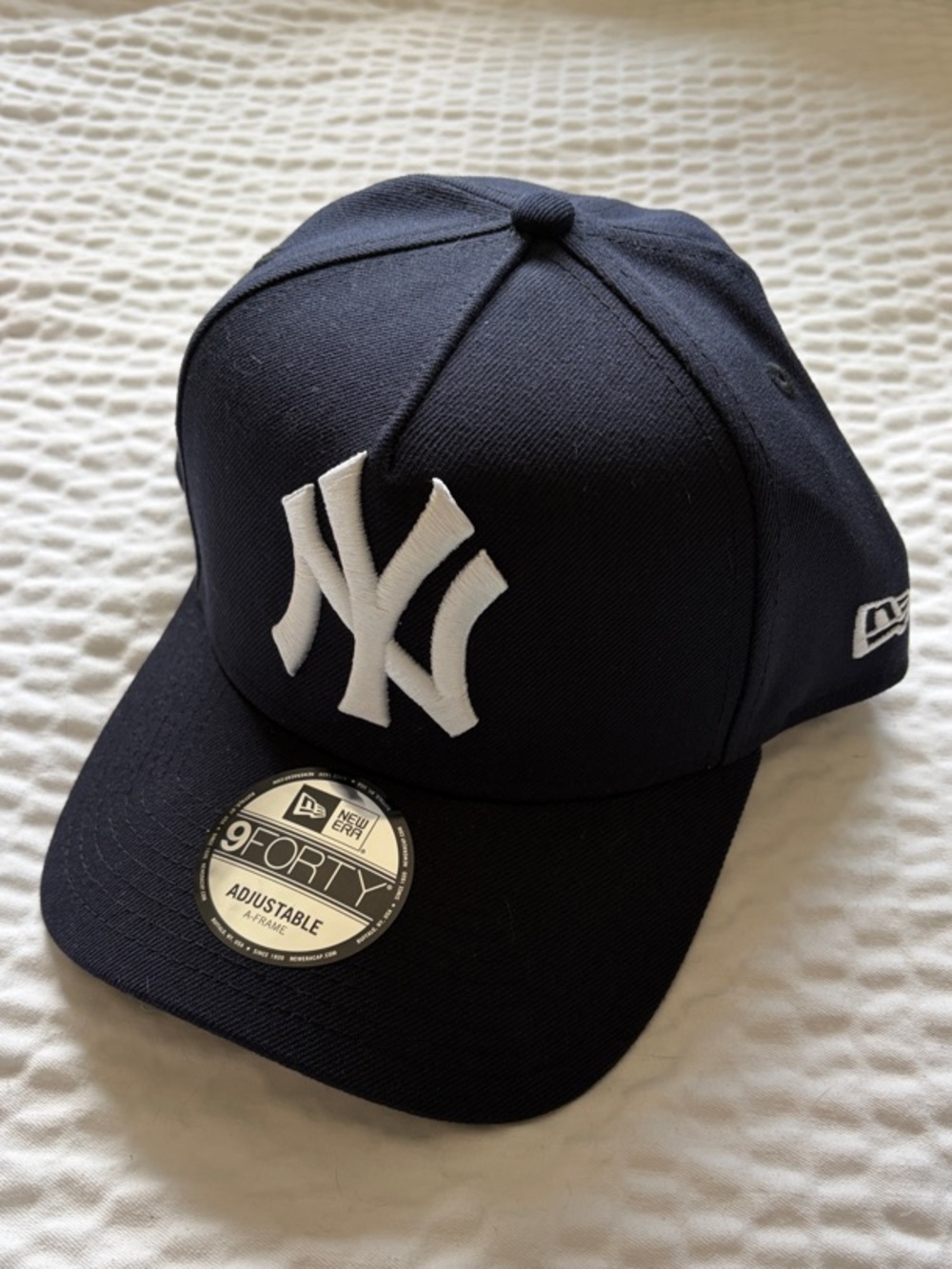 New Era Navy and White NY Yankees 9FORTY Cap
